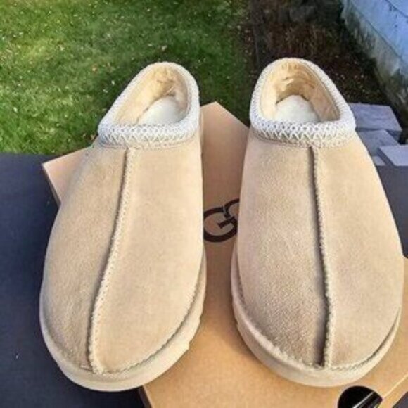 UGG Tan Platform Shoes - Picture 3 of 5